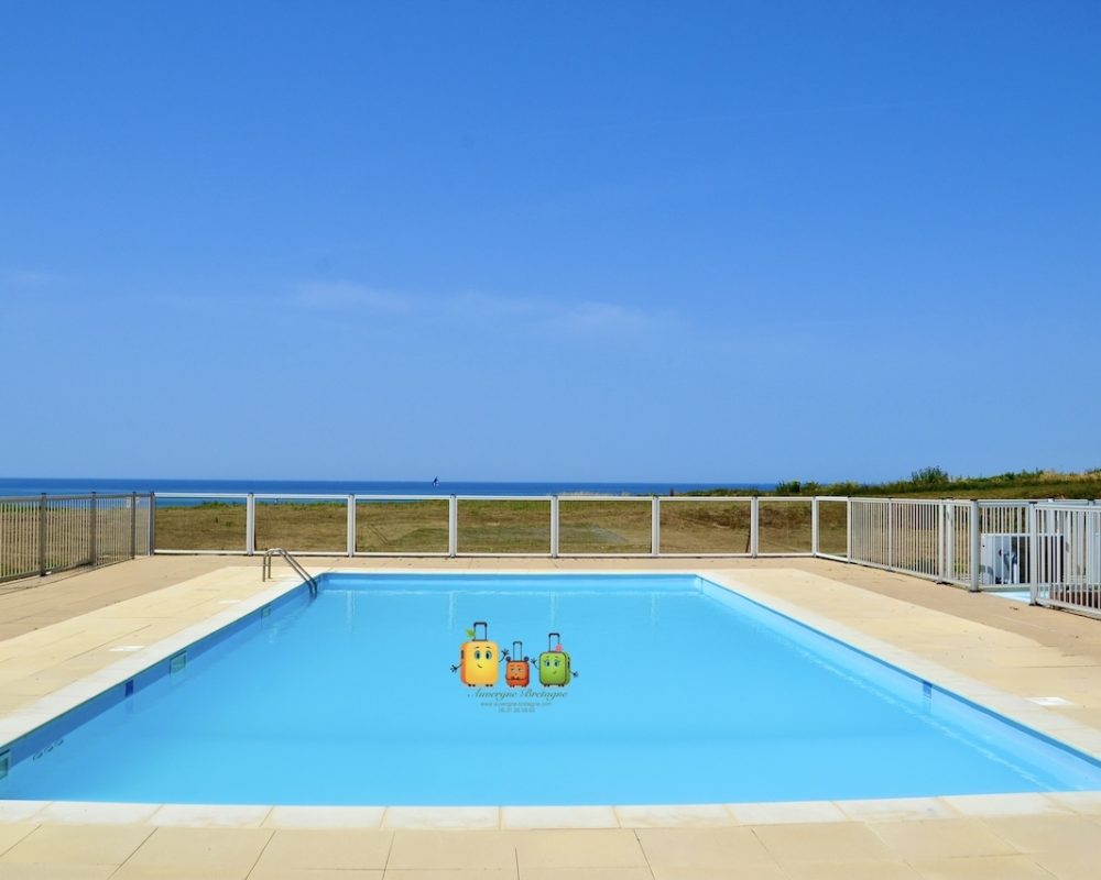 guidel plage-bretagne - piscine chauffée sur sur la mer - www.auvergne-bretagne.com - soleil - ciel bleu - plage