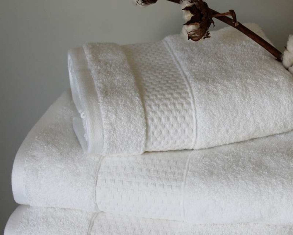 serviette-de-toilette-50x100-cm-basique-hotel